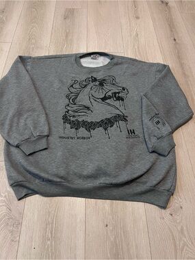Gray Graphic Crewneck Sweatshirt - Artwork